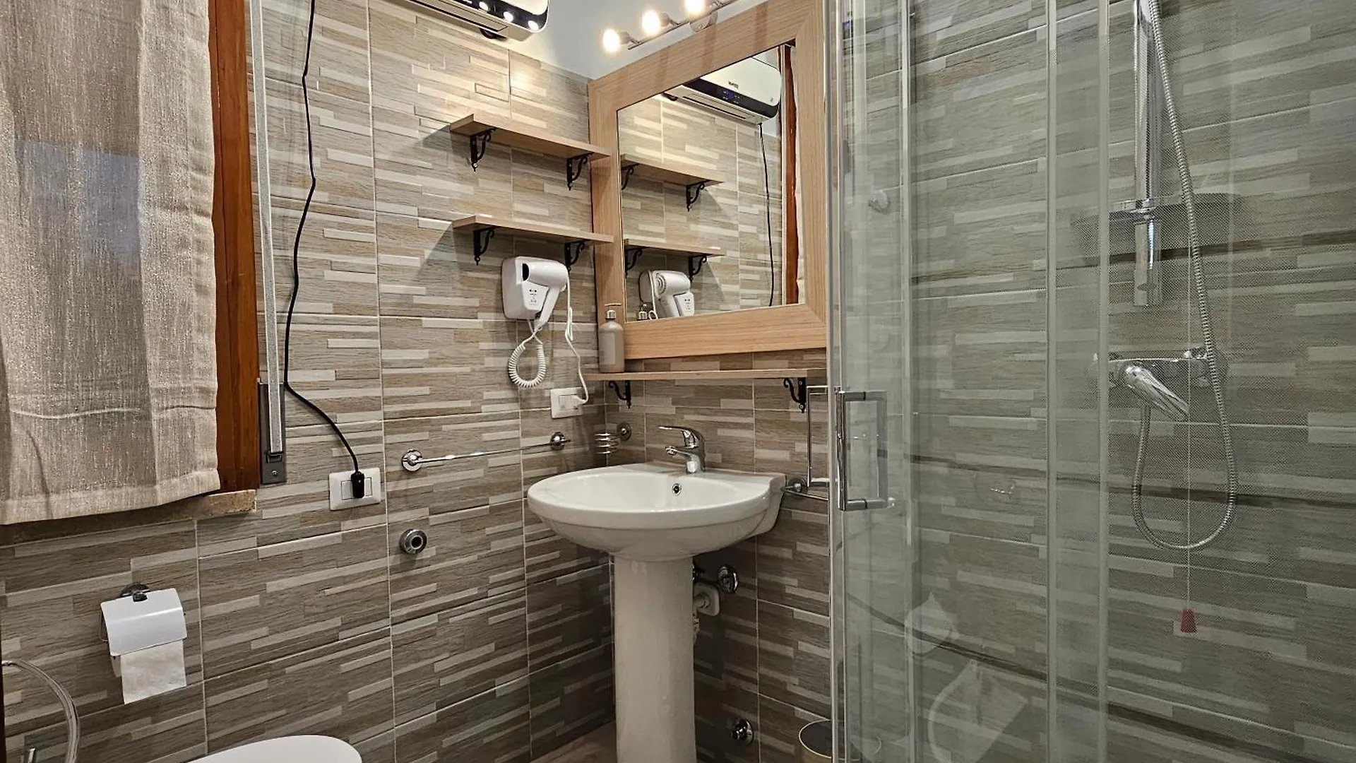 Corteantica Rho-Fiera By Rhospitality 0*, Ро